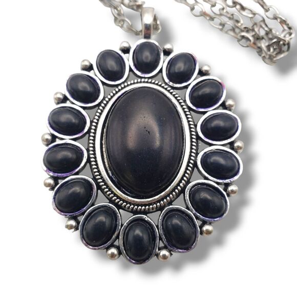 Black Cabachon Floral Pendant Silver Tone Chain Adjustable Length - Picture 3 of 9